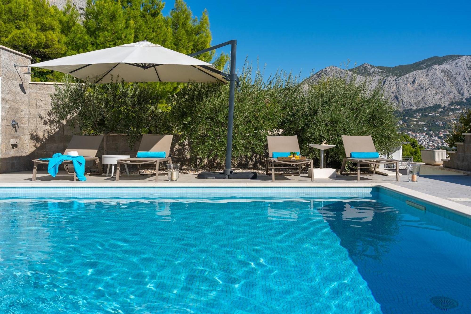 Villa Allegra With 32Msq Heated Pool, 300M Far From Sandy Beaches, Open Sea View Omiš Exteriér fotografie