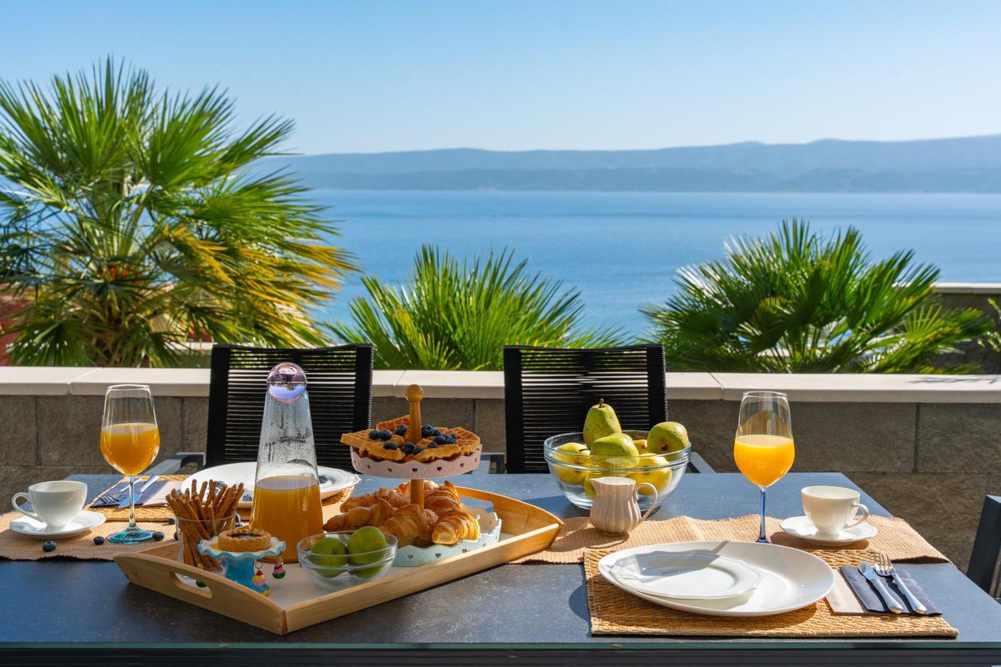 Villa Allegra With 32Msq Heated Pool, 300M Far From Sandy Beaches, Open Sea View Omiš Exteriér fotografie
