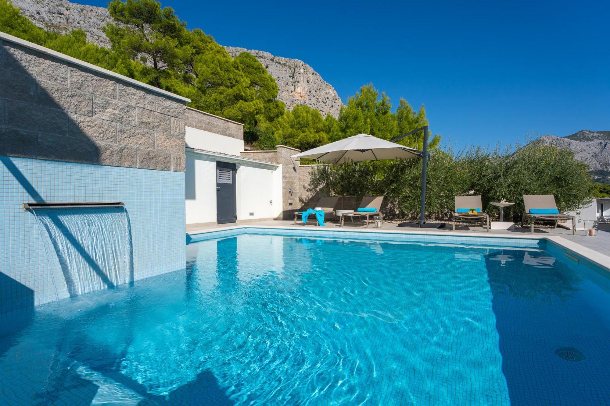 Villa Allegra With 32Msq Heated Pool, 300M Far From Sandy Beaches, Open Sea View Omiš Exteriér fotografie